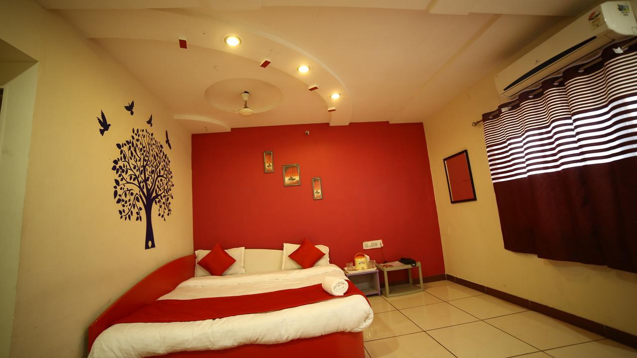 Hotel Velvet Райкот Екстериор снимка